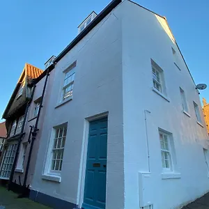  Holiday home Harbourside House
