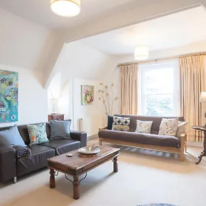 Spacious 3br Victorian Loft Flat In Cotswolds - Free Parking Apartment Cheltenham