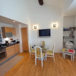 Apartment St Martin's View, 17 Easby Hall, 2 Bedroom, 2 Bathroom With Free Private Parking